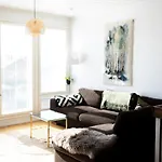 Virpiniemen Maston Villa, * Oulu